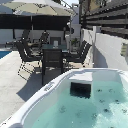 Lemon Tree Villa *
